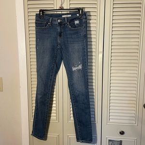 Levi 711 Skinny distressed jeans